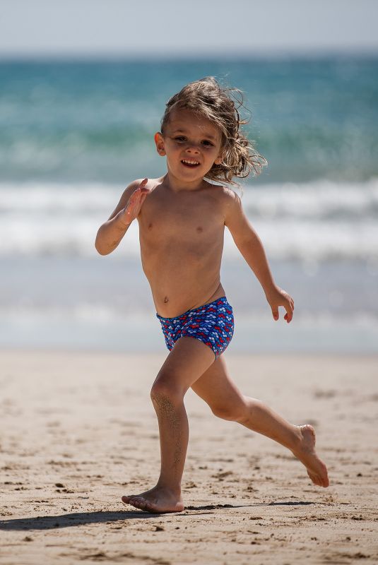 Плавки Arena FRIENDS SWIM SHORT ALLOVER