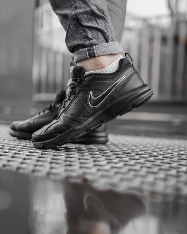 Кросівки Nike T-LITE XI