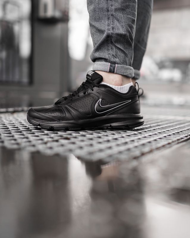 Кросівки Nike T-LITE XI