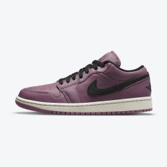 Кросівки жіночі Air Jordan 1 Low Se Violet