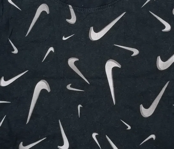 Футболка DO4639-010 Nike