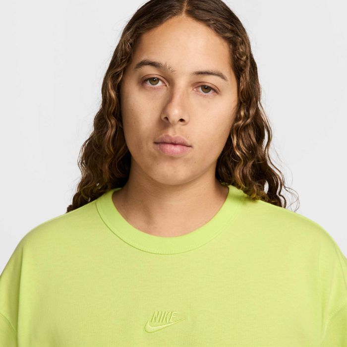 Футболка чоловіча Nike Sportswear Premium Essential Tee Green