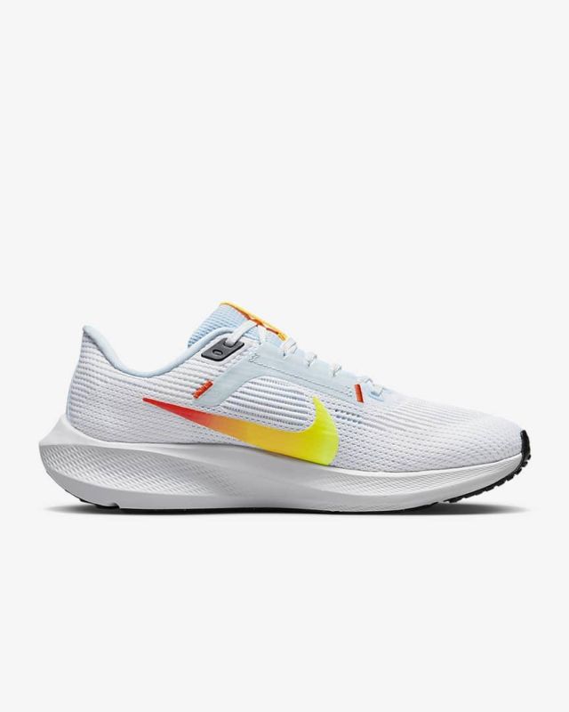 Кросівки бігові Nike Pegasus 40 DV3854-102