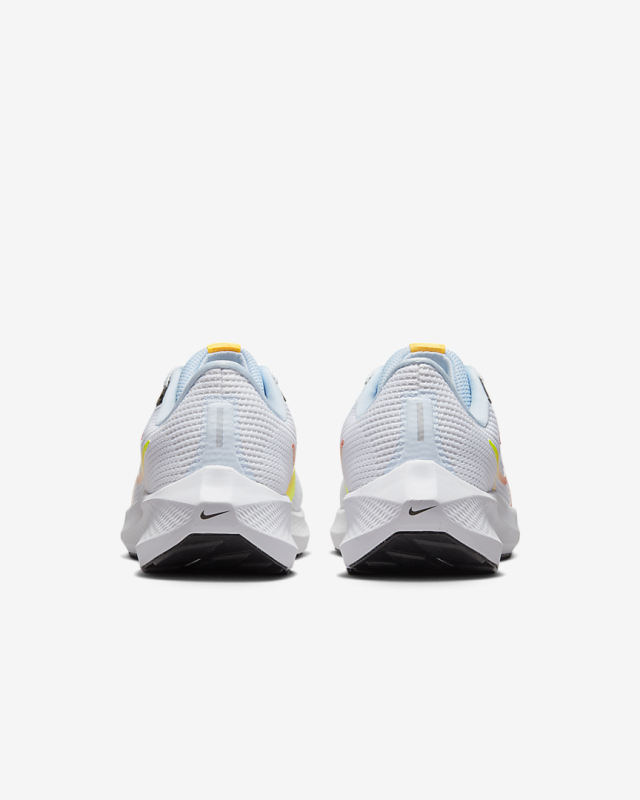 Кросівки бігові Nike Pegasus 40 DV3854-102