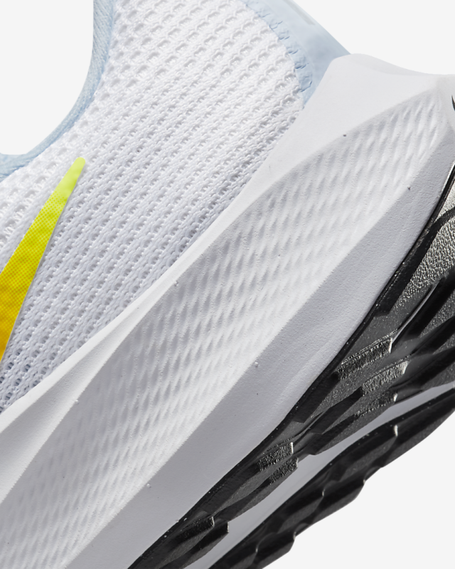 Кросівки бігові Nike Pegasus 40 DV3854-102