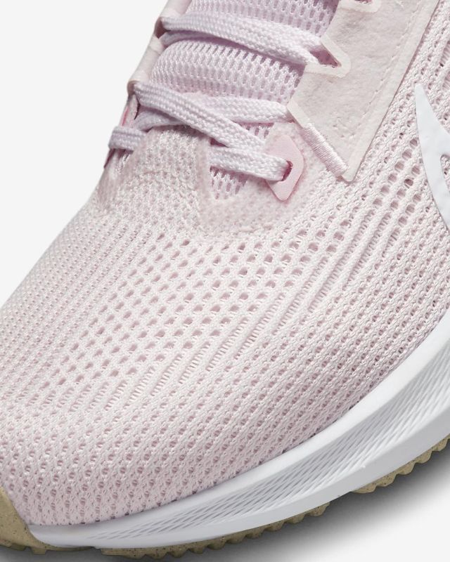 Кросівки бігові Nike Pegasus 40 DV3854-600
