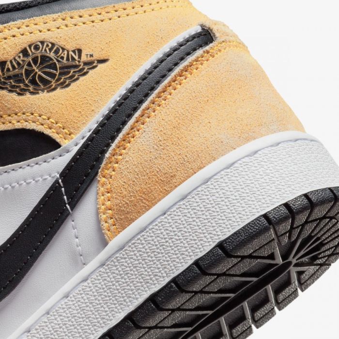 Кросівки AIR JORDAN 1 MID SE GS