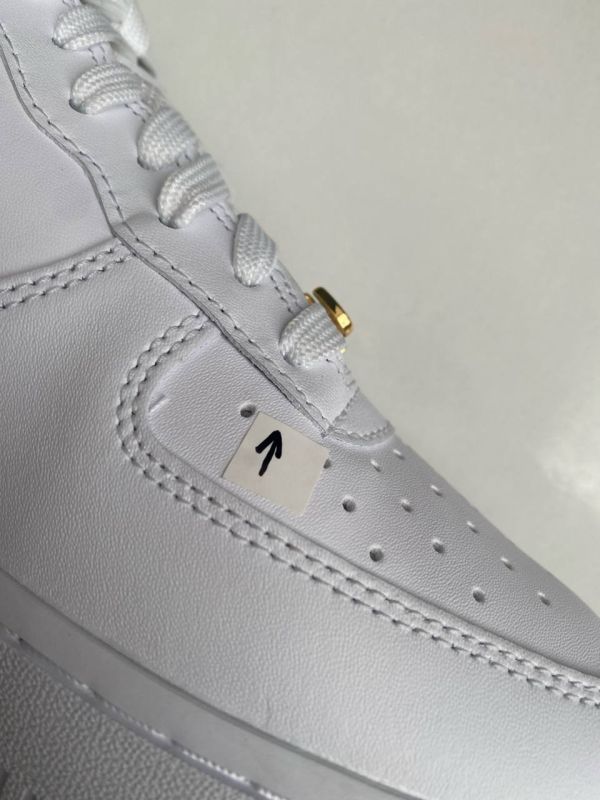 Кросівки Nike WMNS AIR FORCE 1 LX (Клас А)