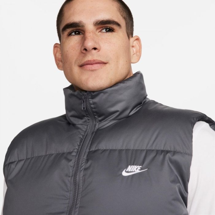 Жилетка Nike CLUB PUFFER VEST