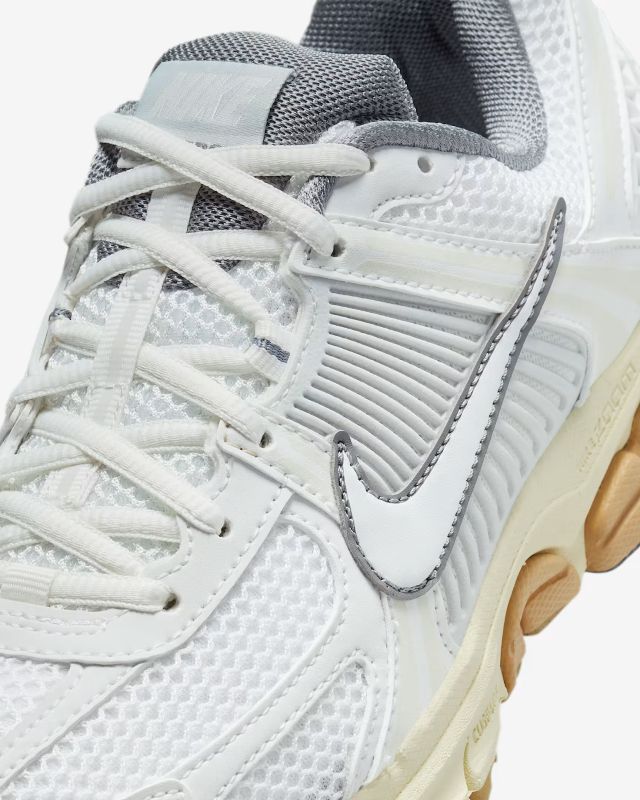 Кросівки Nike Zoom Vomero 5