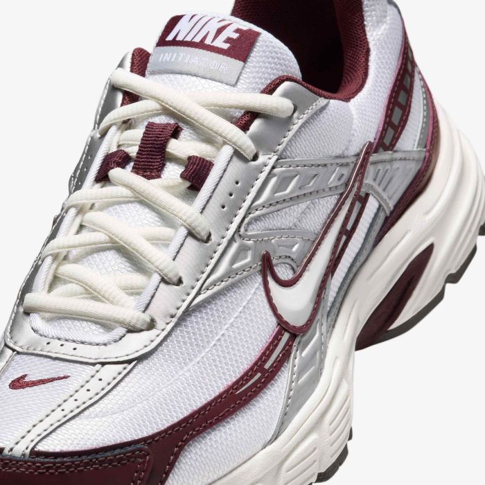 Кросівки жіночі Nike Initiator Metallic/Bordo