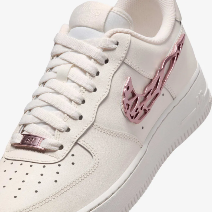 Кросівки Nike Air Force 1 Low 'Liquid Metal Swoosh Metallic Pink'